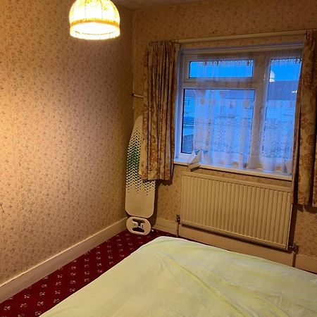 شقة Whitby Road House Canvey Island المظهر الخارجي الصورة