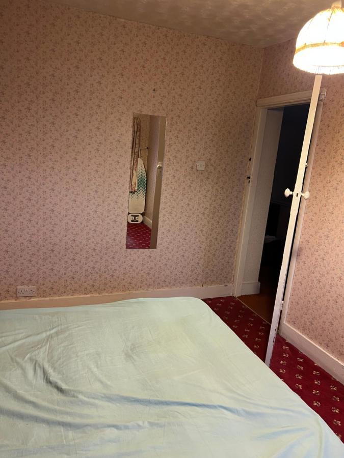 شقة Whitby Road House Canvey Island المظهر الخارجي الصورة