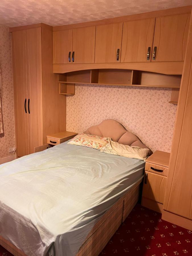شقة Whitby Road House Canvey Island المظهر الخارجي الصورة