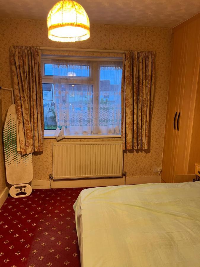 شقة Whitby Road House Canvey Island المظهر الخارجي الصورة